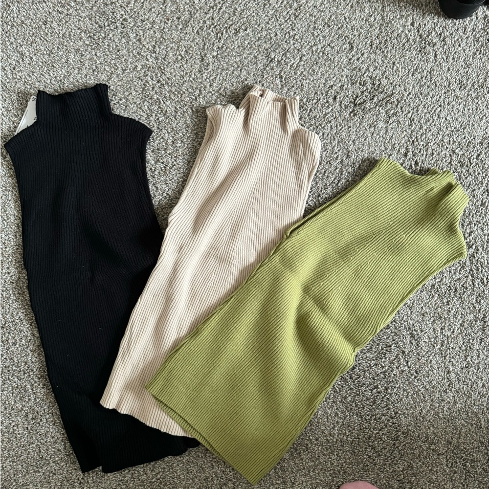 Amazon Turtlenecks - Size M